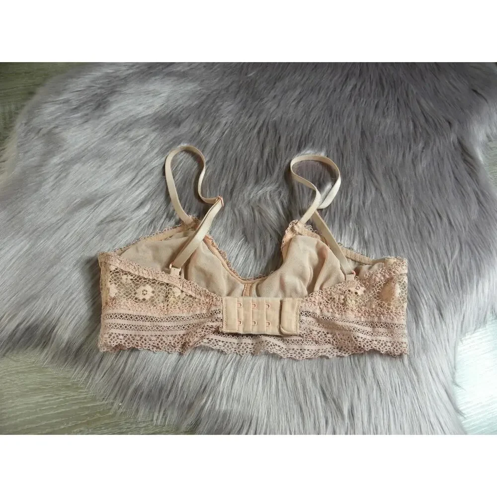 Victoria's Secret bralette brasier XS peach color lace material